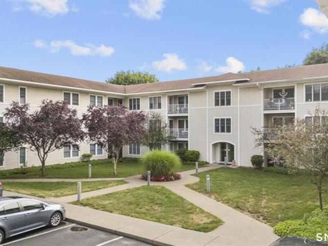Condo for sale in East Lyme, Connecticut