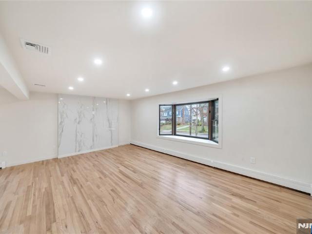 House for sale in Ridgefield, New Jersey
