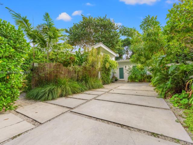 Property for rent in El Portal, Florida