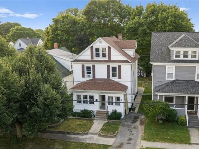 House for sale in Syracuse, New York