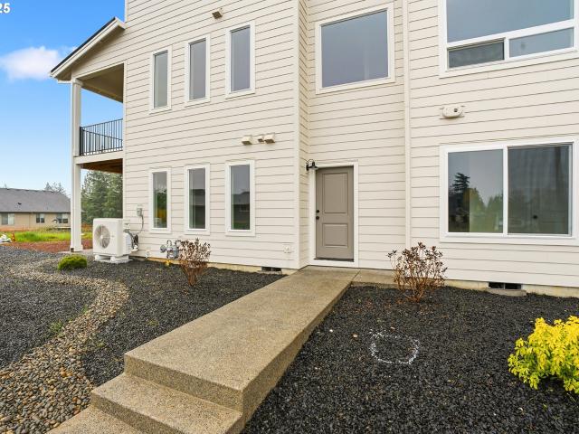 Townhouse for sale in Oregonia