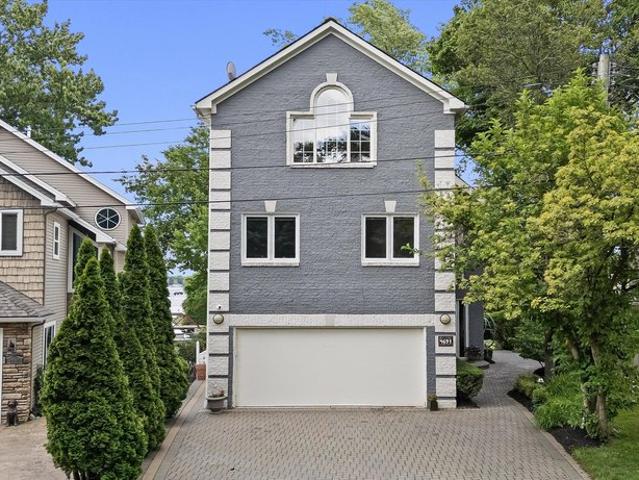 House for sale in West Bloomfield, Michigan