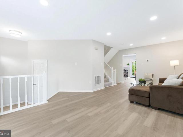 Townhouse for sale in Sterling