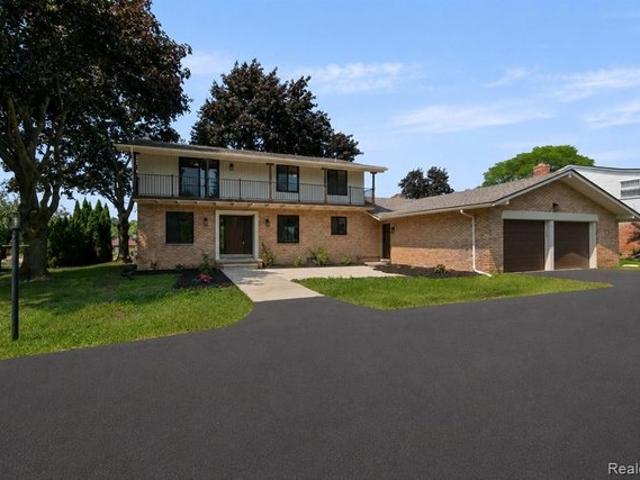 House for sale in Bloomfield Hills, Michigan
