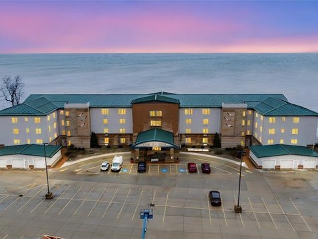 Condo for sale in Geneva, Ohio
