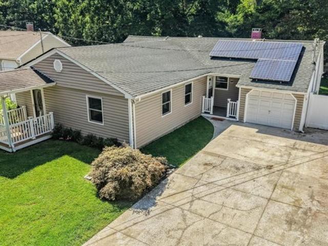 House for sale in Shirley, Town of Brookhaven