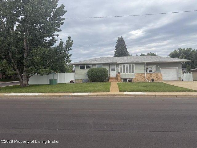 House for sale in Dickinson, North Dakota
