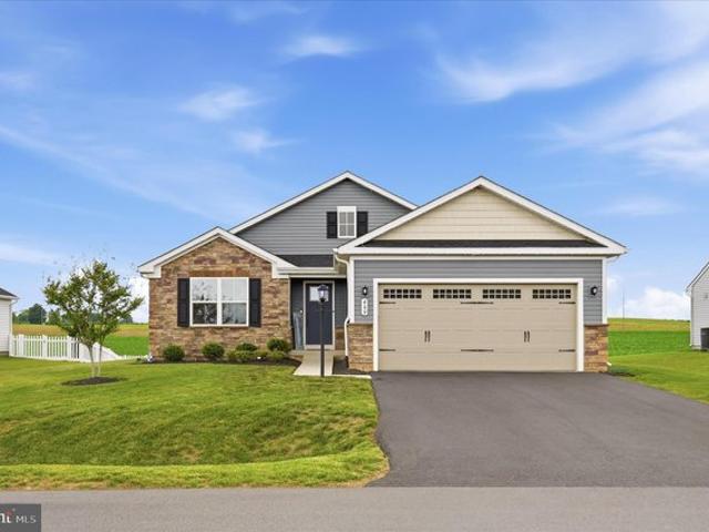 House for sale in Hedgesville, West Virginia