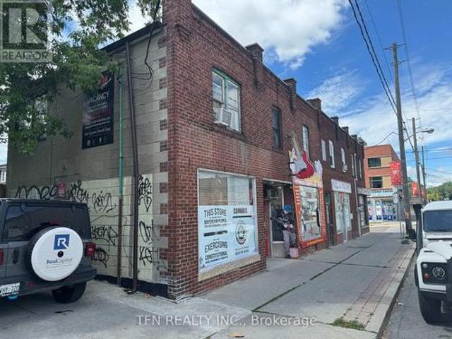 Commercial for rent in Toronto