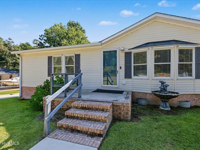 House for sale in Sneads Ferry, Onslow County