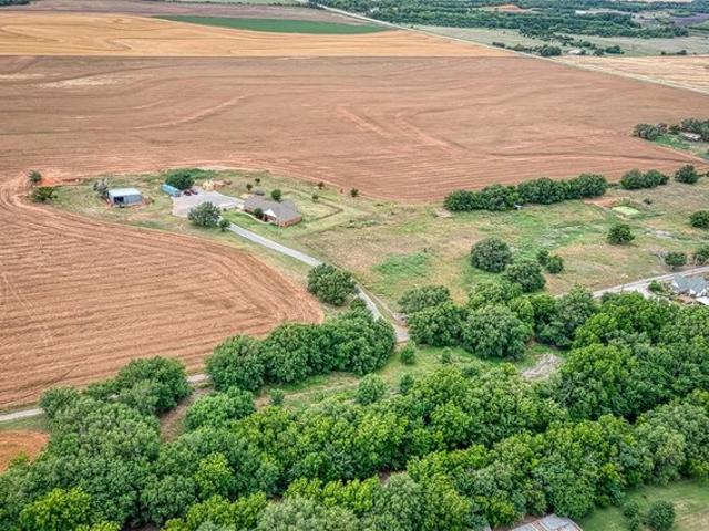 House for sale in Washita, Oklahoma