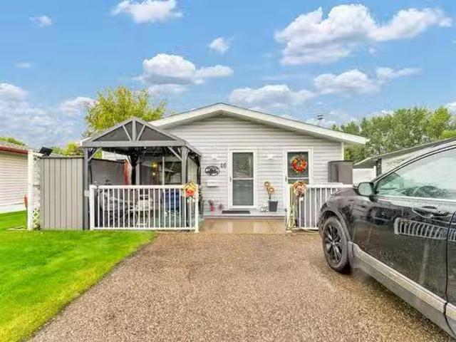 House for sale in Medicine Hat, Alberta