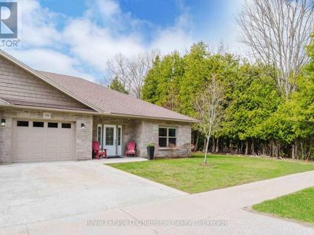 Condo for sale in Southampton, Ontario