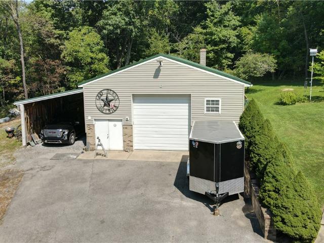 House for sale in Hickory, Pennsylvania