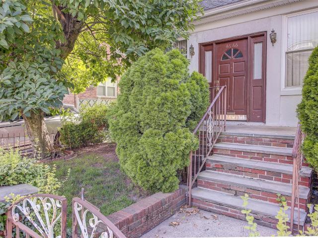 House for sale in Queens, Arverne