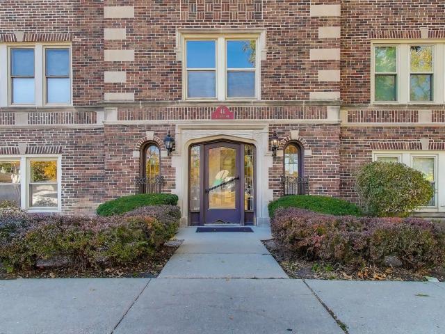 Condo for sale in La Grange, Illinois