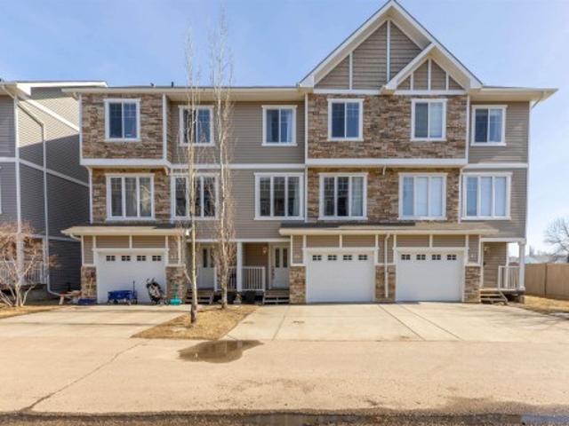 Townhouse for sale in Morinville, Alberta