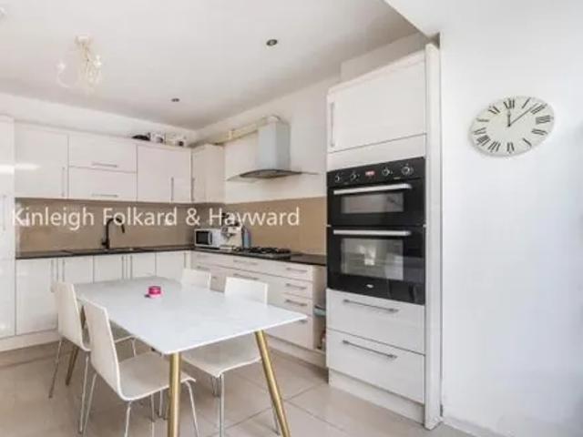 House for rent in Summerstown, Greater London