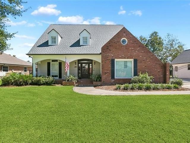 House for sale in Destrehan
