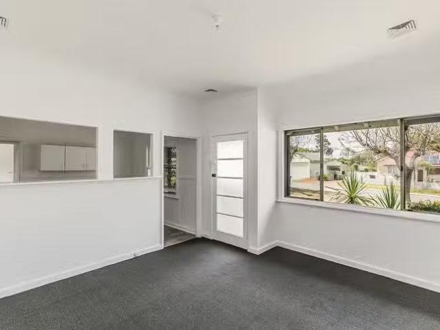 House for rent in Calista, Western Australia