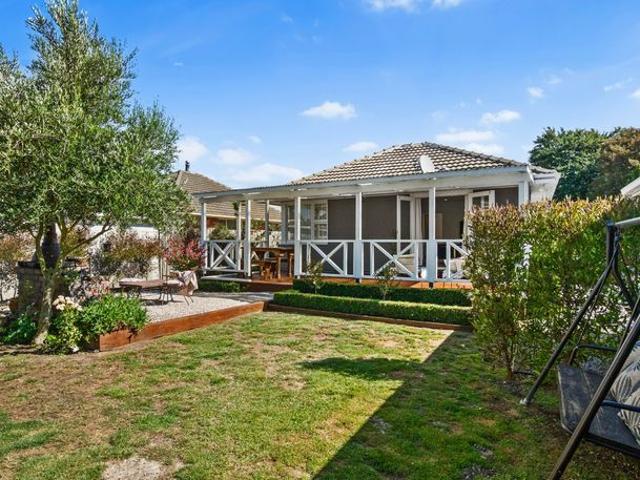House for rent in Chaslands, Canterbury