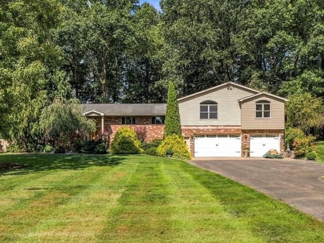House for sale in Grove City, Mercer County