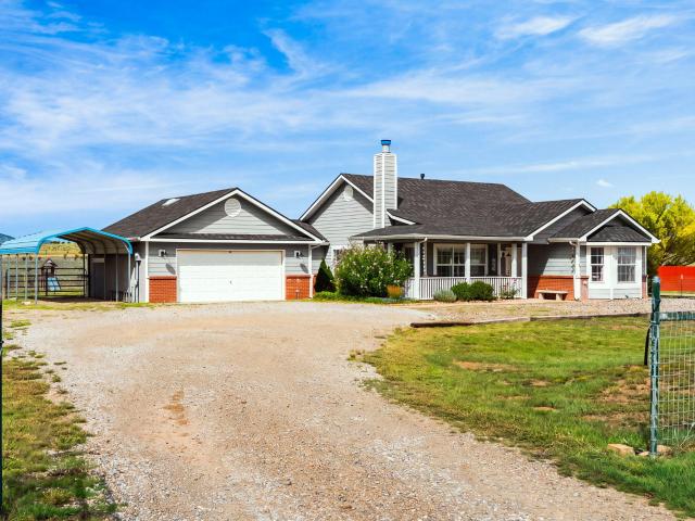 House for sale in Edgewood, Santa Fe County