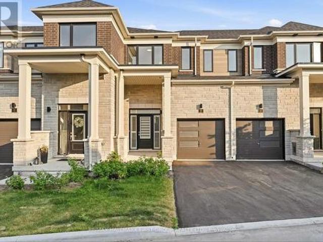 Townhouse for sale in Kawartha Lakes, Ontario