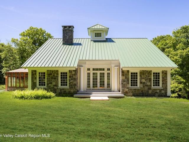 House for sale in Millbrook, New York
