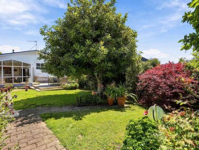House for sale in Beach Haven, Kaipātiki