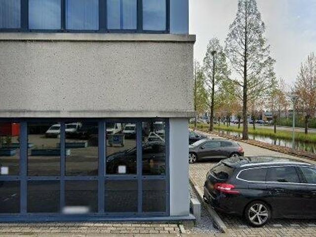 Bedrijfspand te huur in Bloemendaal, Gouda