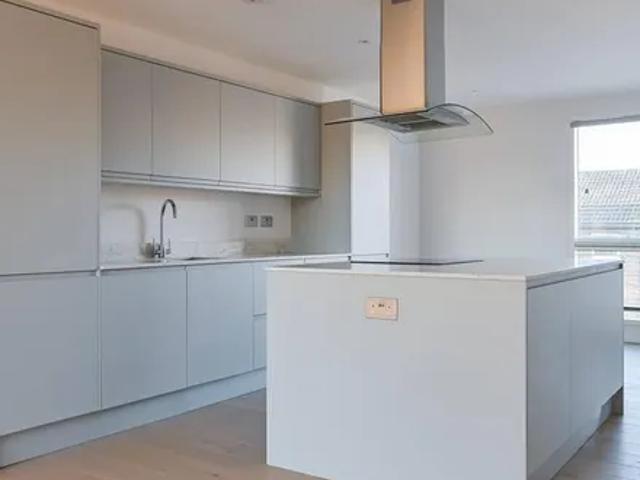 Apartment for rent in Maryland, Greater London