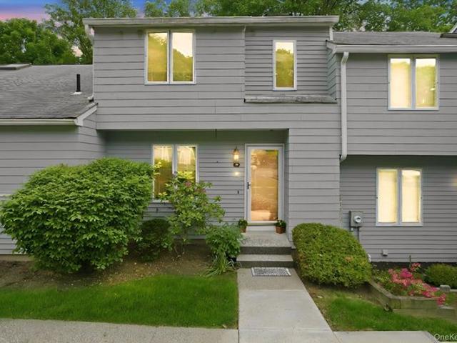 House for sale in Baldwin Place, New York