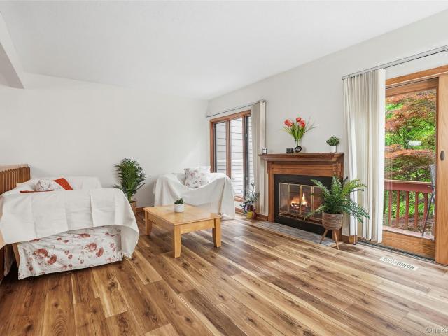 House for sale in Baldwin Place, New York