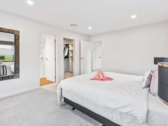 House for sale in Paremoremo