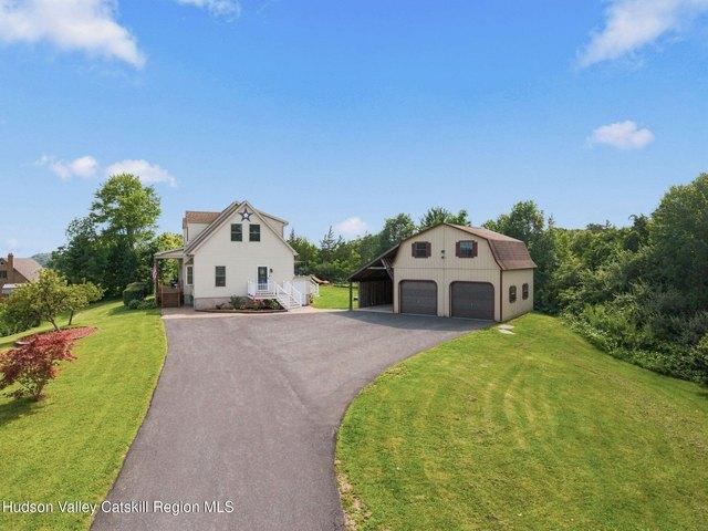 House for sale in Bloomington, New York