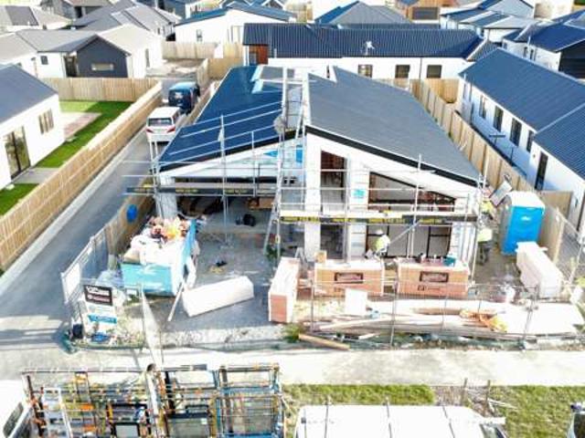House for sale in Chaslands, Canterbury