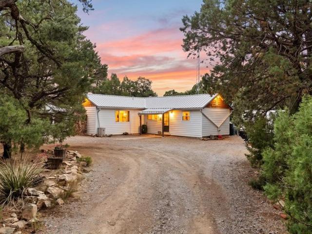 House for sale in Edgewood, New Mexico