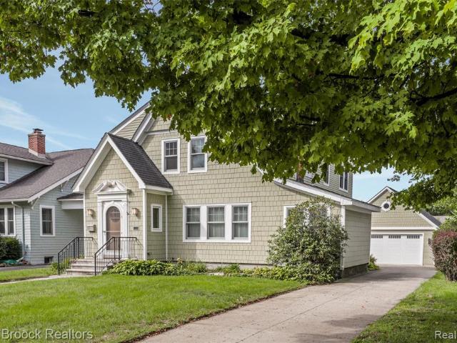 House for sale in Pleasant Ridge, Oakland County