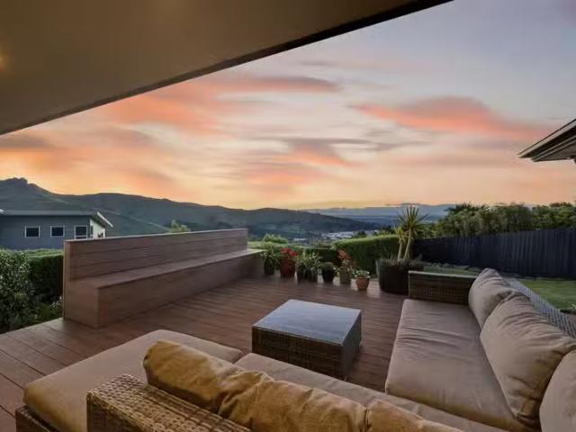 House for sale in Chaslands, Canterbury