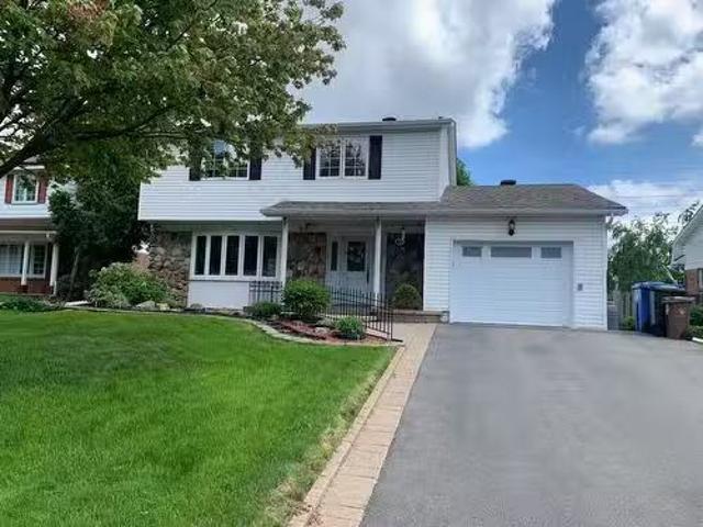 House for sale in Kirkland, Quebec