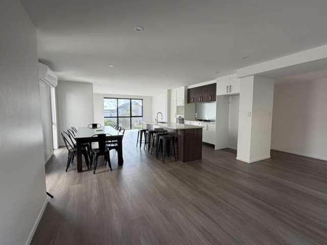 Townhouse for rent in Whangaparaoa