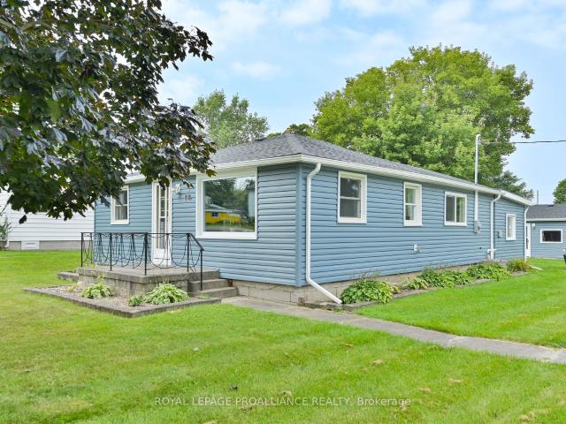 Cabin for sale in Prince Edward, Ontario