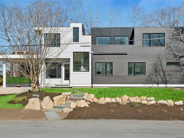 House for sale in Wainscott, New York