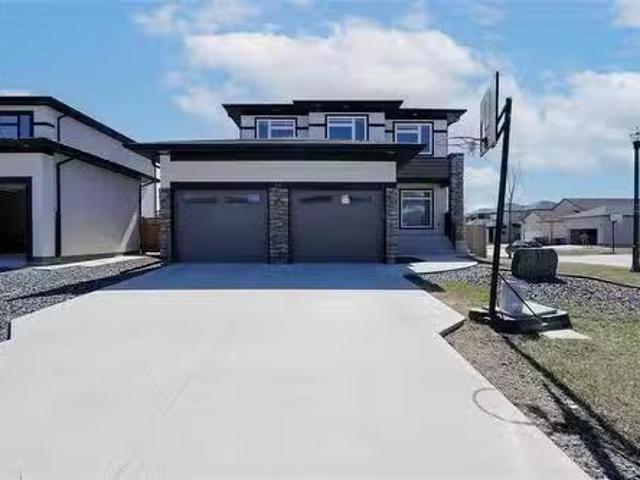 House for sale in East St. Paul, Manitoba