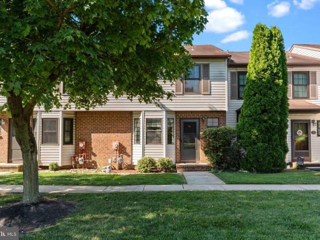 Townhouse for sale in Bordentown, New Jersey