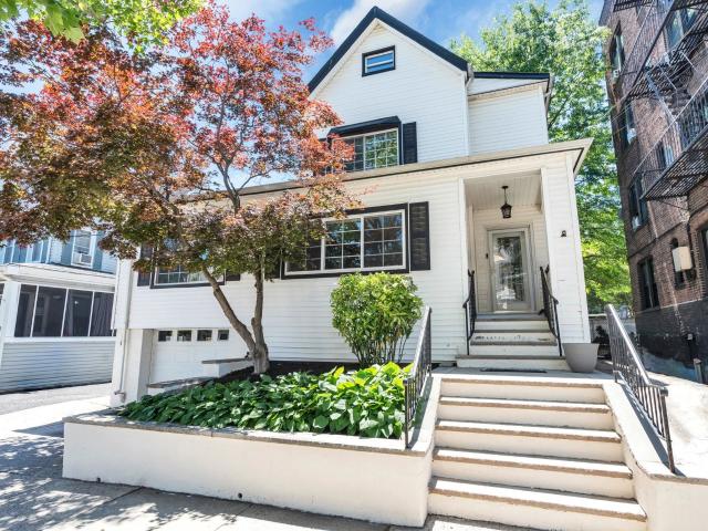 House for sale in Hudson, New Jersey