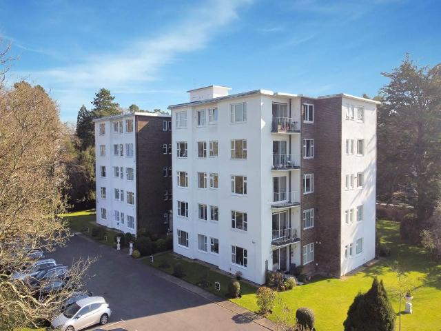 Apartment for rent in Branksome Park, Poole