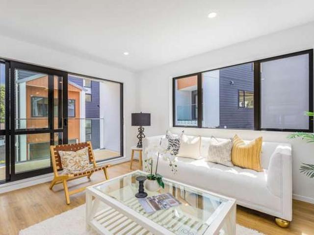 House for sale in Paremoremo