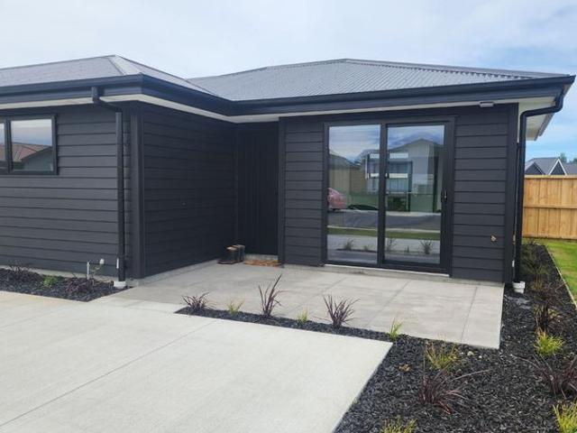 Apartment for rent in Ravenswood, Woodend